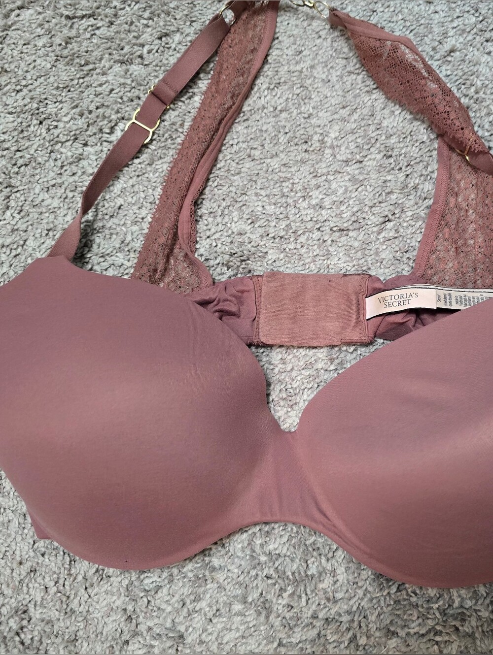 Victoria’s Secret Size 36DD Mauve Incredible by Victoria's Secret Plunge Bra!